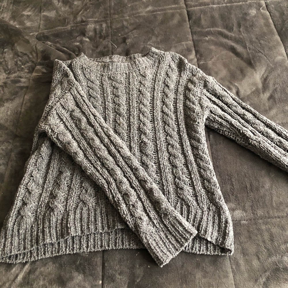American Eagle grey sweater